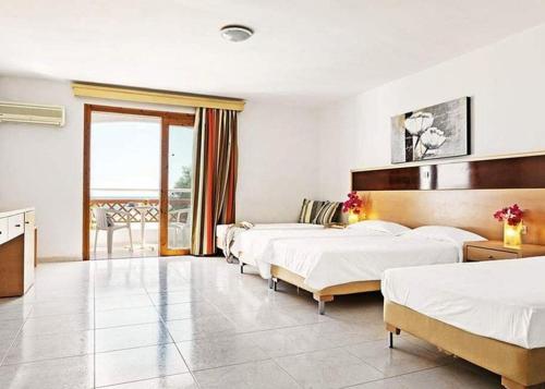 MINOS BEACH KARPATHoS – Pigadia, AZ