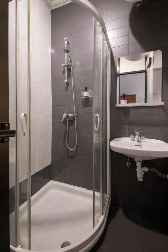 La Concha Bay Guesthouse - image 3