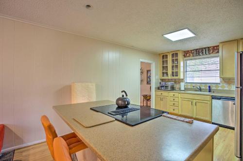 Creekside Home with Patio and Grill 17 Mi to Dallas! in Garland, USA