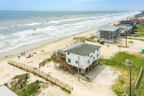 Unobstructed Oceanfront SEA TURTLE Unit 2 Beach Pad!