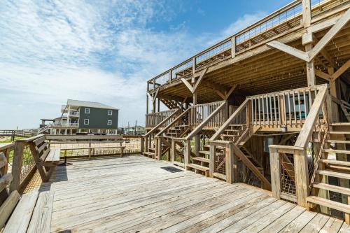 Unobstructed Oceanfront SEA OTTER Unit 4 Beach Pad!