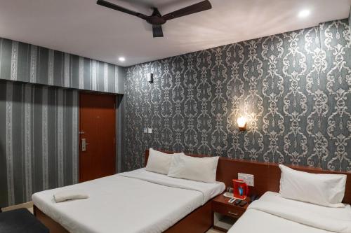2 twin beds