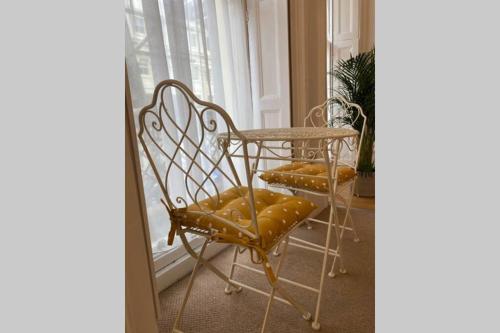 Luxury 1 bed flat with Balcony & Sea View