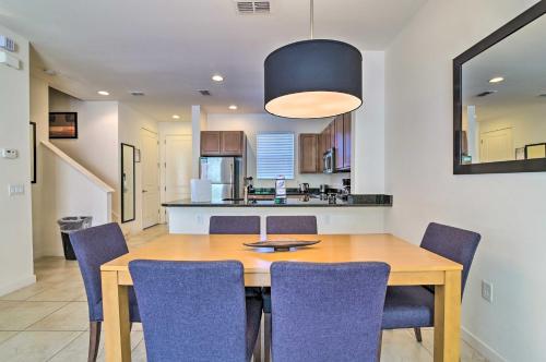 Upscale Regal Oaks Haven with Private Hot Tub! - image 4