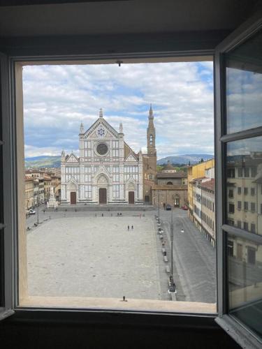 ATTICO IN PIAZZA SANTA CROCE 1