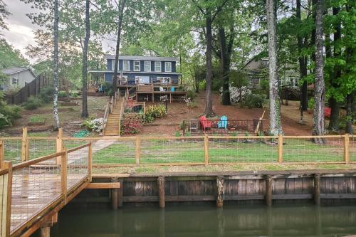 . Waterfront House on Toledo Bend with Private Dock!