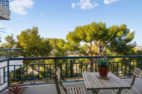 Beautiful flat with balcony sea view and a parking in Toulon - Welkeys