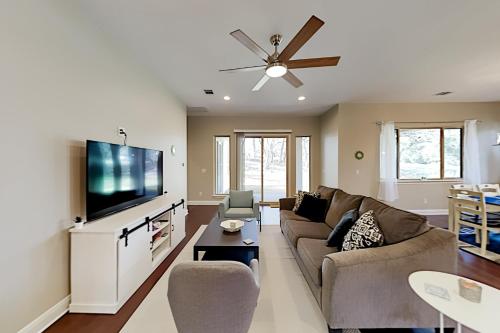 Village of Point Venture - Office - Golf & Pool home - image 2