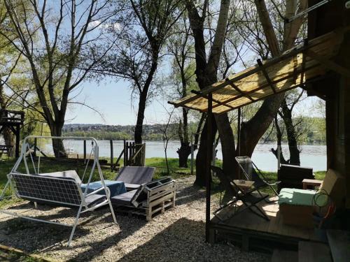 Cute cottage on Danube