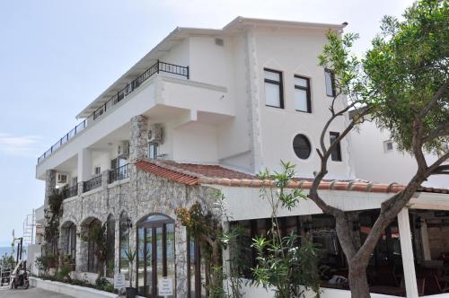 Pisces Hotel - image 3