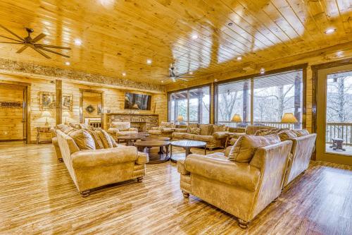 The Grand Orchard Lodge - image 5