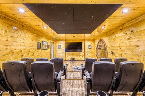 The Grand Orchard Lodge - image 8