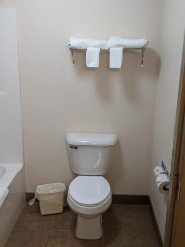 Heritage Inn and Suites - image 8