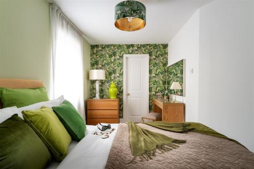 Palm Grove Apartments