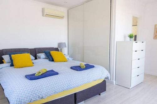 A beautiful 3 bed detached villa a short walk to the Villamartin Plaza & Golf ccourse
