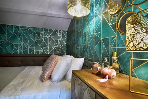 Queen 3 Apartment, in the heart of Corfu Historical Old Town Center