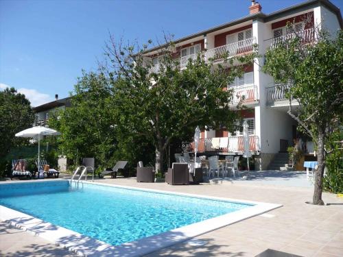  Two-Bedroom Apartment in Barbat VII, Pension in Barbat na Rabu bei Starigrad