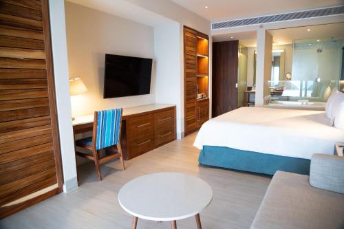 room detail thumbnail 1