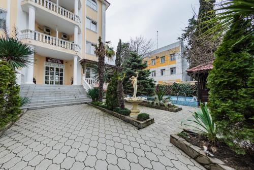 Bristol Hotel - main image