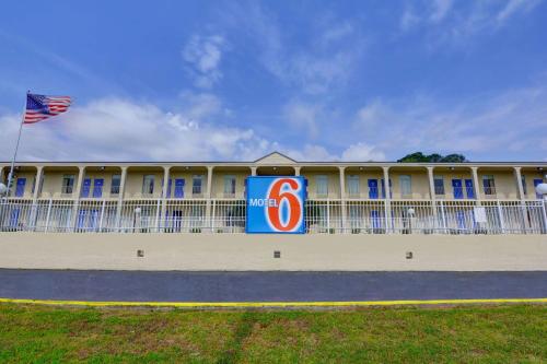 Motel 6-Americus, GA