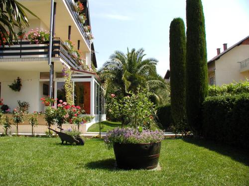 Rooms Vila Mautner – Vodice, VA