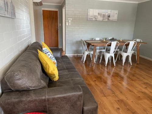 Shark Bay Seafront Apartments - Tap to explore photos