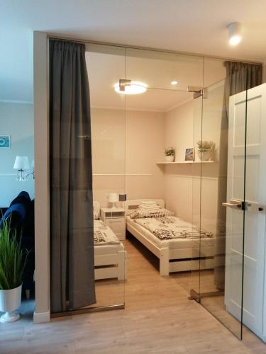 2 twin beds, 1 sofa bed