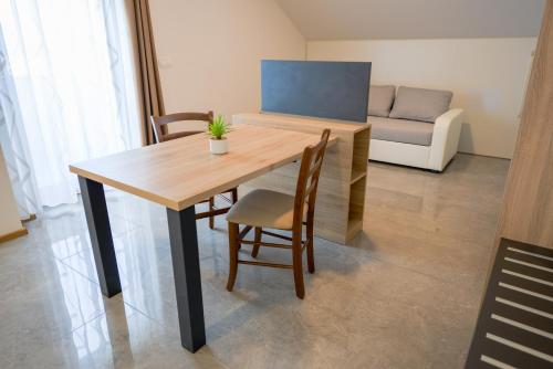 HOTEL BARON - image 12