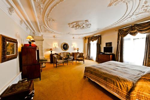 1 queen bed
