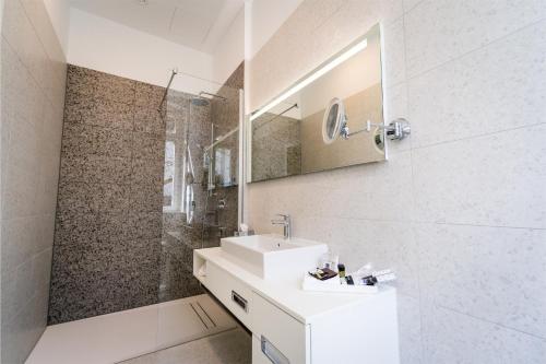 Schlosshotel Bad Neustadt - image 11