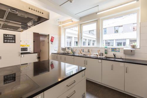 Hotel & Lounge by Hyve Basel SBB - image 11