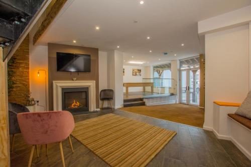 Castell Coch Lodge by Cardiff Holiday Homes