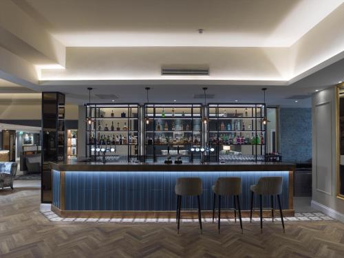 Clifton Arms Hotel - image 5
