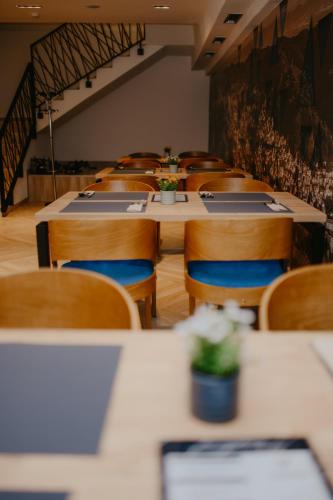 餐厅, Hotel Vertigos in 图兹拉