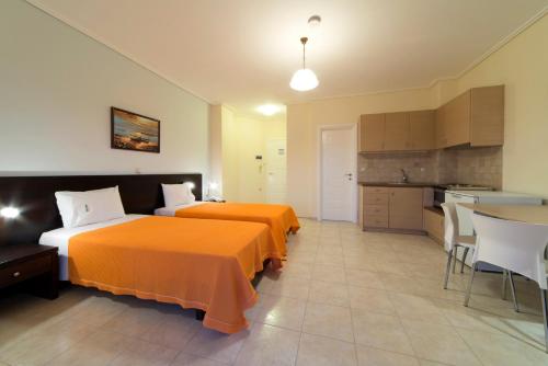 2 twin beds