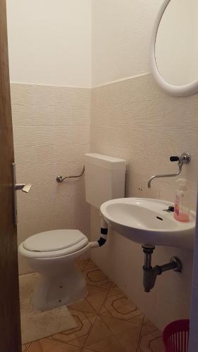 House Fani - image 10