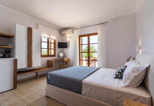 Facilities, Konstantinos in Milos Island