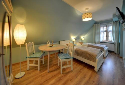 2 twin beds