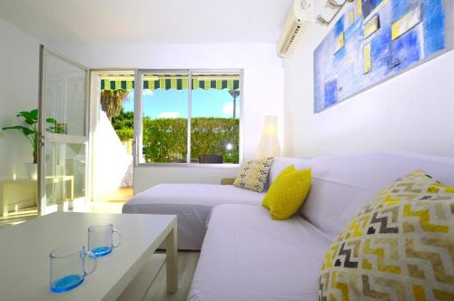 Apartamento con piscina EL SOL - image 4