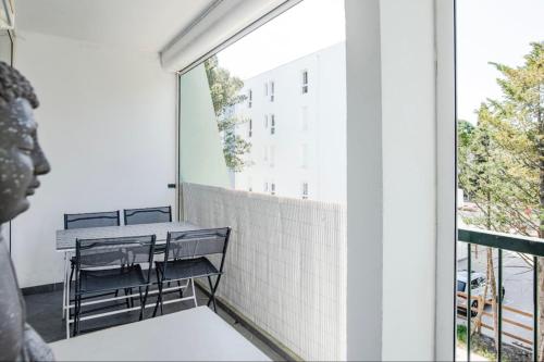 Bright apt with BALCONY near the BEACHES - image 2