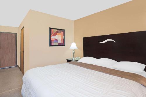 Super 8 by Wyndham Sheboygan WI in Sheboygan, USA