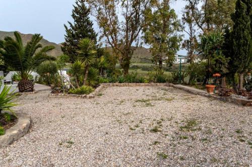 TurAlmeria - Casa Tranquila con Jardín y Aparcamiento privado - image 12