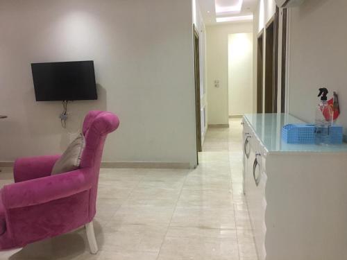 3 bedrooms, 6 beds