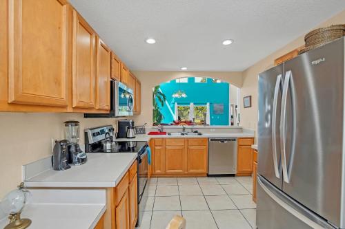 Spacious Pool Area and Game Room Quiet Location Close to Disney #6LB73 - image 3