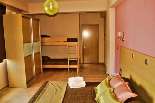 Maranton Beach Hotel - image 11