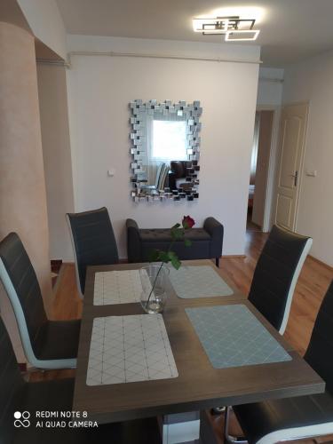  Kristály Apartman, Pension in Szeged