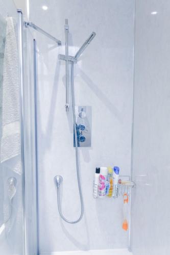 Newly Furnished Flat on Leith Walk Sleeps 4! - image 4