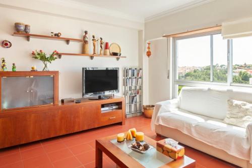 Lovely 2 Bedroom Duplex Apt wTerrace in Cascais 