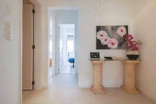 Bright & Modern 2bed apartment with views - image 4