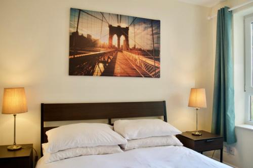 Modern 2 Bedroom City Centre Flat